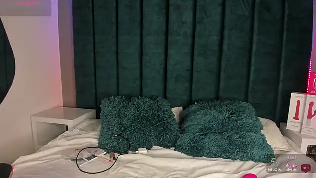 IsabellaGrey19 online show from November 2025 07:47:01 PM