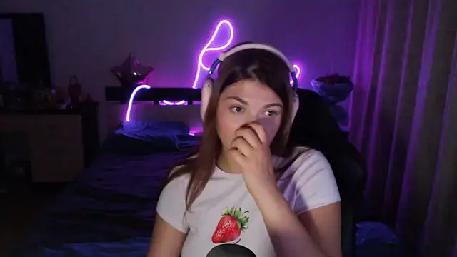 helengilmor online show from September 2025 03:46:01 PM