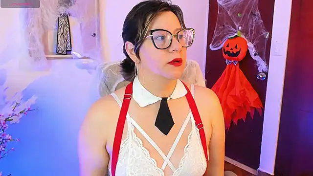 Chanelll Taylorr  online show from October 2025 10:54:02 AM