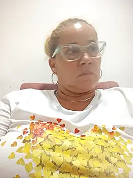 Snapshot of natally_ross21 chatting on March 2026 07:06:02 PM natally ross21 online show from March 2026 07:06:02 PM