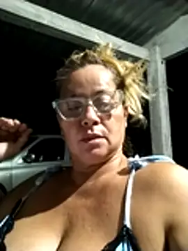 Snapshot of natally_ross21 chatting on April 2026 02:33:01 AM natally ross21 online show from April 2026 02:33:01 AM