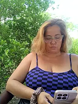 Snapshot of natally_ross21 chatting on April 2026 02:10:02 PM natally ross21 online show from April 2026 02:10:02 PM