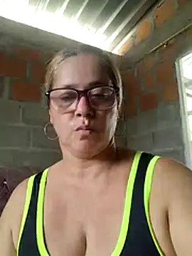 Snapshot of natally_ross21 chatting on June 2026 05:59:02 PM natally ross21 online show from June 2026 05:59:02 PM