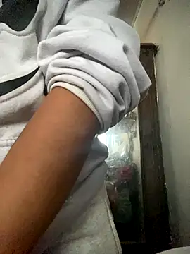 Snapshot of luna_asss chatting on November 2025 09:05:02 PM luna asss online show from November 2025 09:05:02 PM