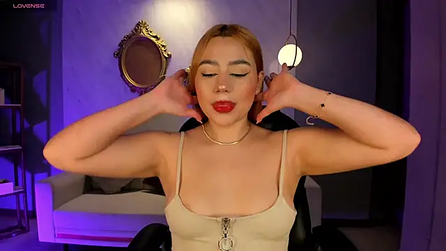 SamanthaKlein  online show from October 2025 03:40:01 AM