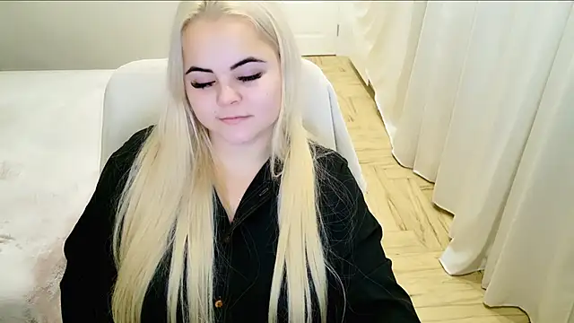 lovely-eyes online show from December 2024 04:48:02 AM