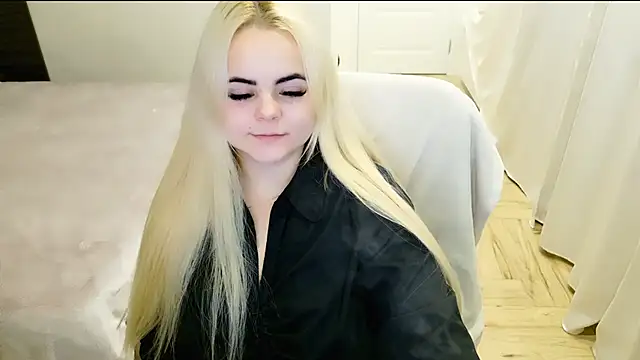 lovely-eyes online show from February 2025 12:29:01 AM