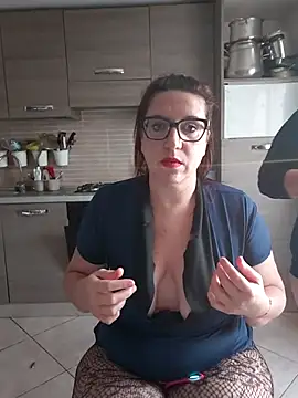 Snapshot of carolyne2023 chatting on November 2025 03:23:02 PM carolyne2023 online show from November 2025 03:23:02 PM