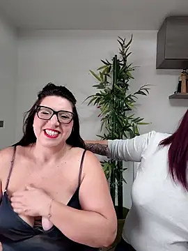 Snapshot of carolyne2023 chatting on December 2025 08:45:01 AM carolyne2023 online show from December 2025 08:45:01 AM