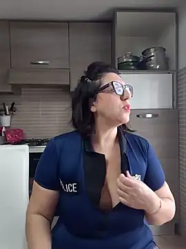 Snapshot of carolyne2023 chatting on January 2026 08:20:01 AM carolyne2023 online show from January 2026 08:20:01 AM