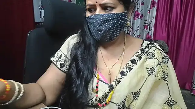Snapshot of Rani_Darling_99 chatting on June 2026 11:29:01 PM Rani Darling 99 online show from June 2026 11:29:01 PM