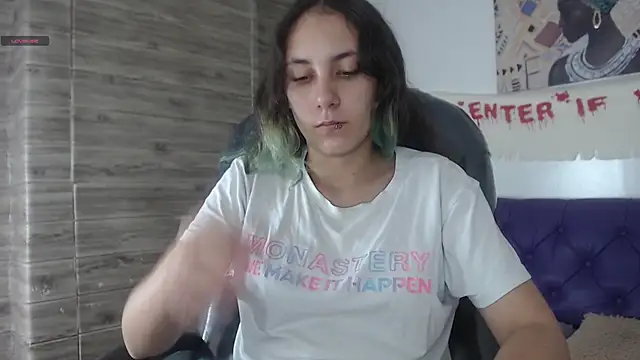 xlunna online show from December 2024 01:33:01 PM