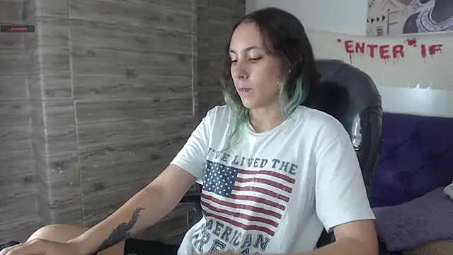 xlunna online show from December 2024 07:39:02 PM