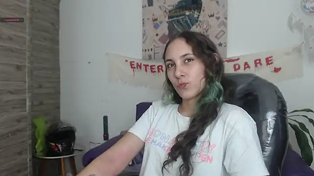 xlunna online show from December 2024 03:28:02 PM