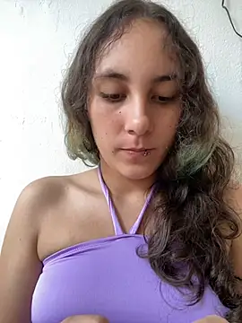 xlunna online show from December 2024 09:39:02 PM