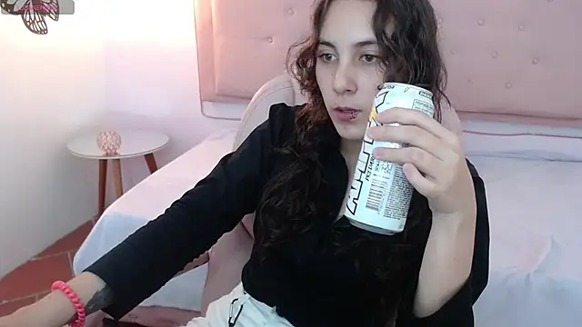 xlunna online show from January 2025 07:24:01 PM