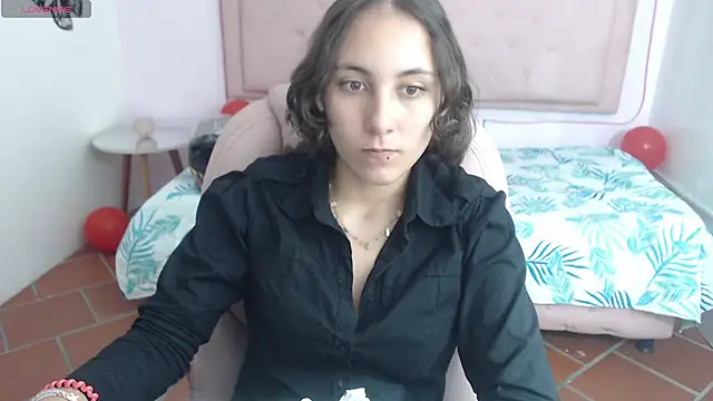 xlunna online show from February 2025 08:22:01 PM