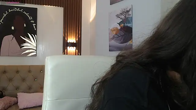 xlunna online show from September 2025 07:37:02 PM