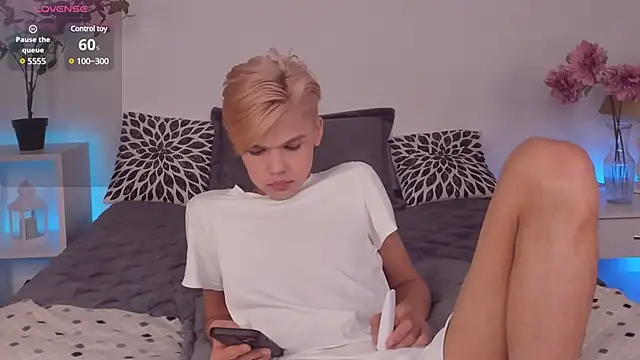 Felix Rey online show from February 2025 01:23:02 AM