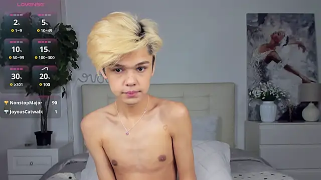 Felix Rey online show from March 2025 10:40:01 PM