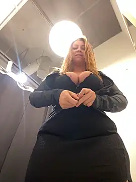 Snapshot of Sweet___Emily chatting on December 2024 05:54:02 PM Sweet Emily online show from December 2024 05:54:02 PM