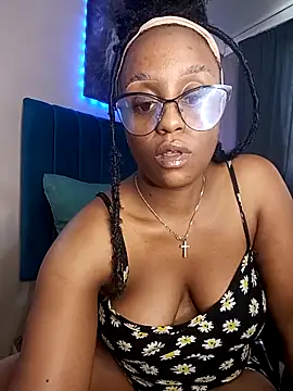 Queen-Chocolate online show from December 2025 02:03:01 PM