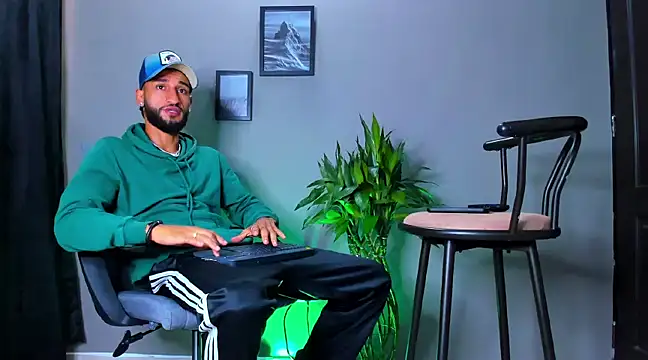 Damian 022 online show from March 2025 12:12:01 PM