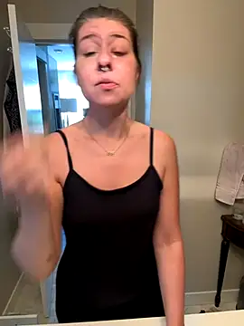 Snapshot of sophielove888 chatting on September 2025 06:19:01 PM sophielove888 online show from September 2025 06:19:01 PM