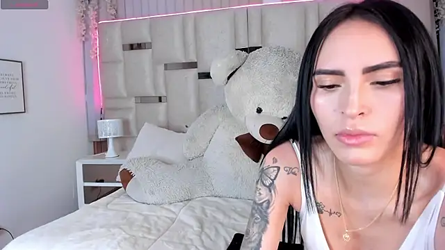 Snapshot of Bella_ev chatting on May 2026 04:06:01 AM Bella ev online show from May 2026 04:06:01 AM