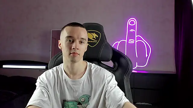 Snapshot of MasonWarholl chatting on December 2024 06:41:02 PM MasonWarholl online show from December 2024 06:41:02 PM