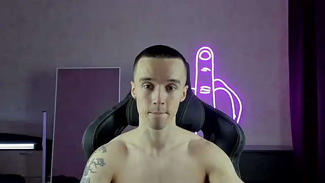 Snapshot of MasonWarholl chatting on December 2024 09:06:01 PM MasonWarholl online show from December 2024 09:06:01 PM