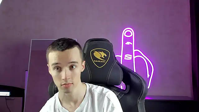 Snapshot of MasonWarholl chatting on January 2025 04:55:01 AM MasonWarholl online show from January 2025 04:55:01 AM