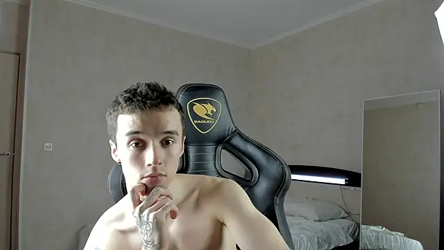 Snapshot of MasonWarholl chatting on February 2025 11:46:02 PM MasonWarholl online show from February 2025 11:46:02 PM