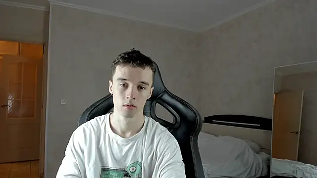 Snapshot of MasonWarholl chatting on March 2025 01:40:02 PM MasonWarholl online show from March 2025 01:40:02 PM