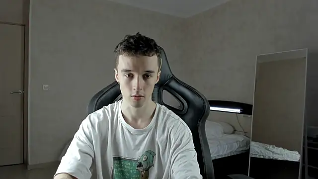 Snapshot of MasonWarholl chatting on March 2025 03:05:01 PM MasonWarholl online show from March 2025 03:05:01 PM