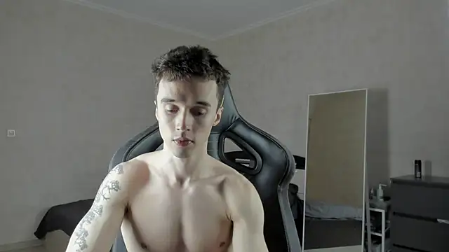 Snapshot of MasonWarholl chatting on March 2025 05:20:02 AM MasonWarholl online show from March 2025 05:20:02 AM