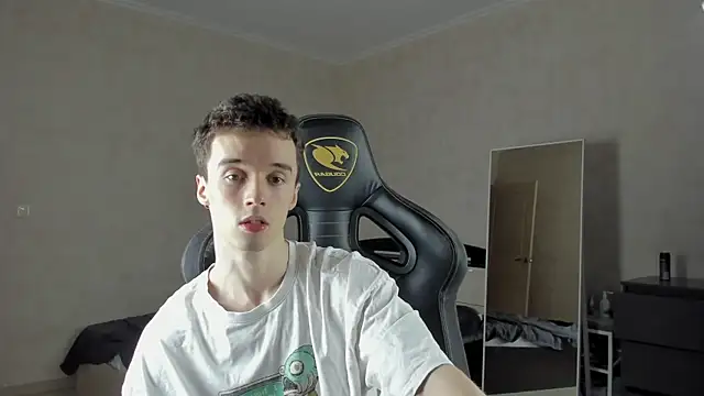 Snapshot of MasonWarholl chatting on March 2025 06:12:02 PM MasonWarholl online show from March 2025 06:12:02 PM