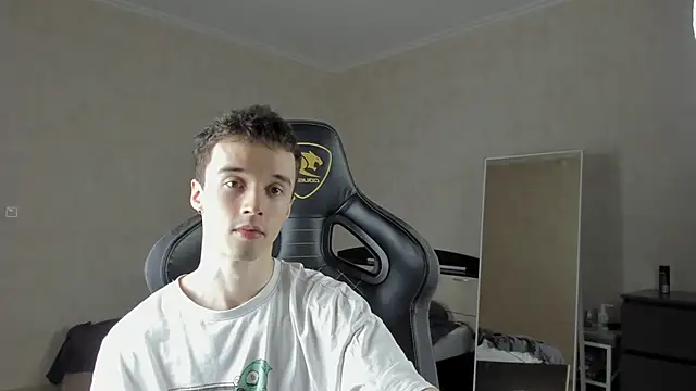 Snapshot of MasonWarholl chatting on March 2025 01:13:01 AM MasonWarholl online show from March 2025 01:13:01 AM