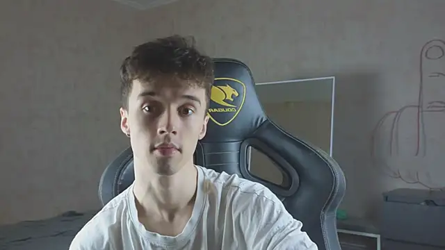 Snapshot of MasonWarholl chatting on October 2025 10:21:02 PM MasonWarholl online show from October 2025 10:21:02 PM