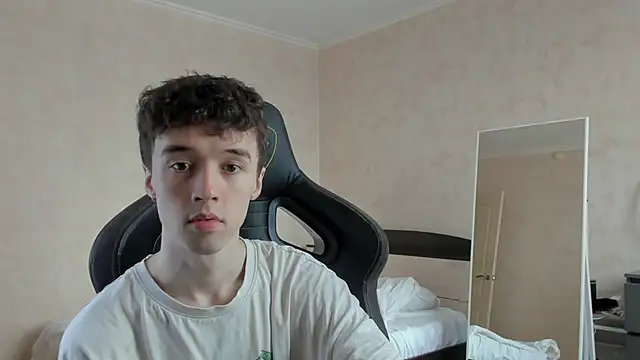 Snapshot of MasonWarholl chatting on February 2026 11:38:02 AM MasonWarholl online show from February 2026 11:38:02 AM