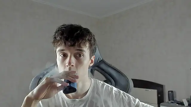 Snapshot of MasonWarholl chatting on February 2026 10:44:01 PM MasonWarholl online show from February 2026 10:44:01 PM