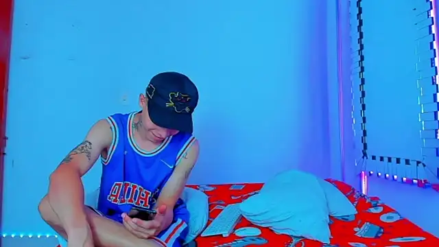 HOT boy2025 online show from December 2024 04:57:02 PM