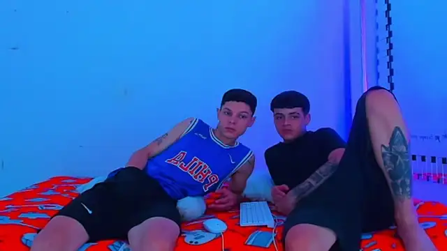 HOT boy2025 online show from February 2025 04:17:02 AM