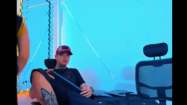 HOT boy2025 online show from September 2025 08:03:02 AM