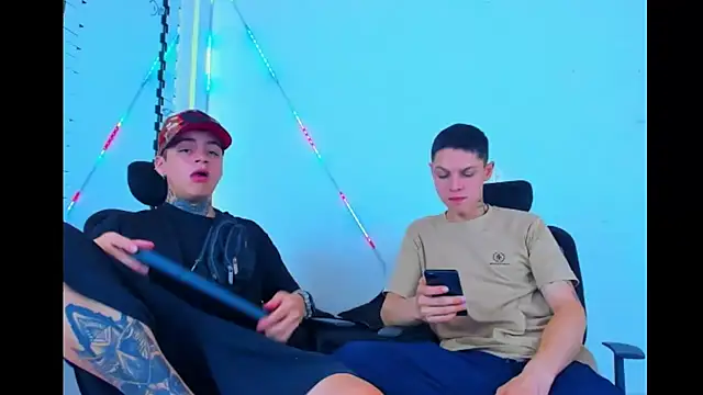 HOT boy2025 online show from September 2025 03:32:02 AM