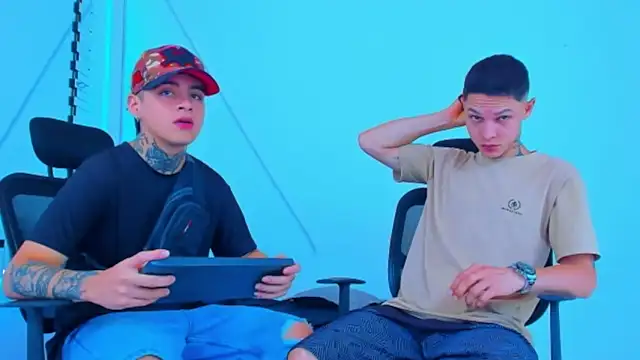 HOT boy2025 online show from November 2025 06:08:02 PM