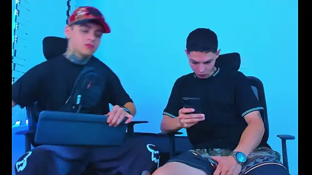 HOT boy2025 online show from November 2025 01:55:02 AM