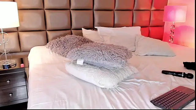 AnnyHizzle online show from February 2025 12:31:02 AM