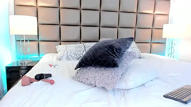 AnnyHizzle online show from February 2025 12:27:02 AM