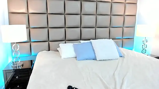 AnnyHizzle online show from March 2025 12:27:02 AM